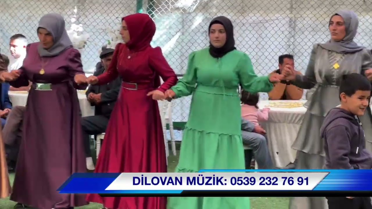 Tuzluca sallanıyor desek yeridir yıkım ekibi iş başında 