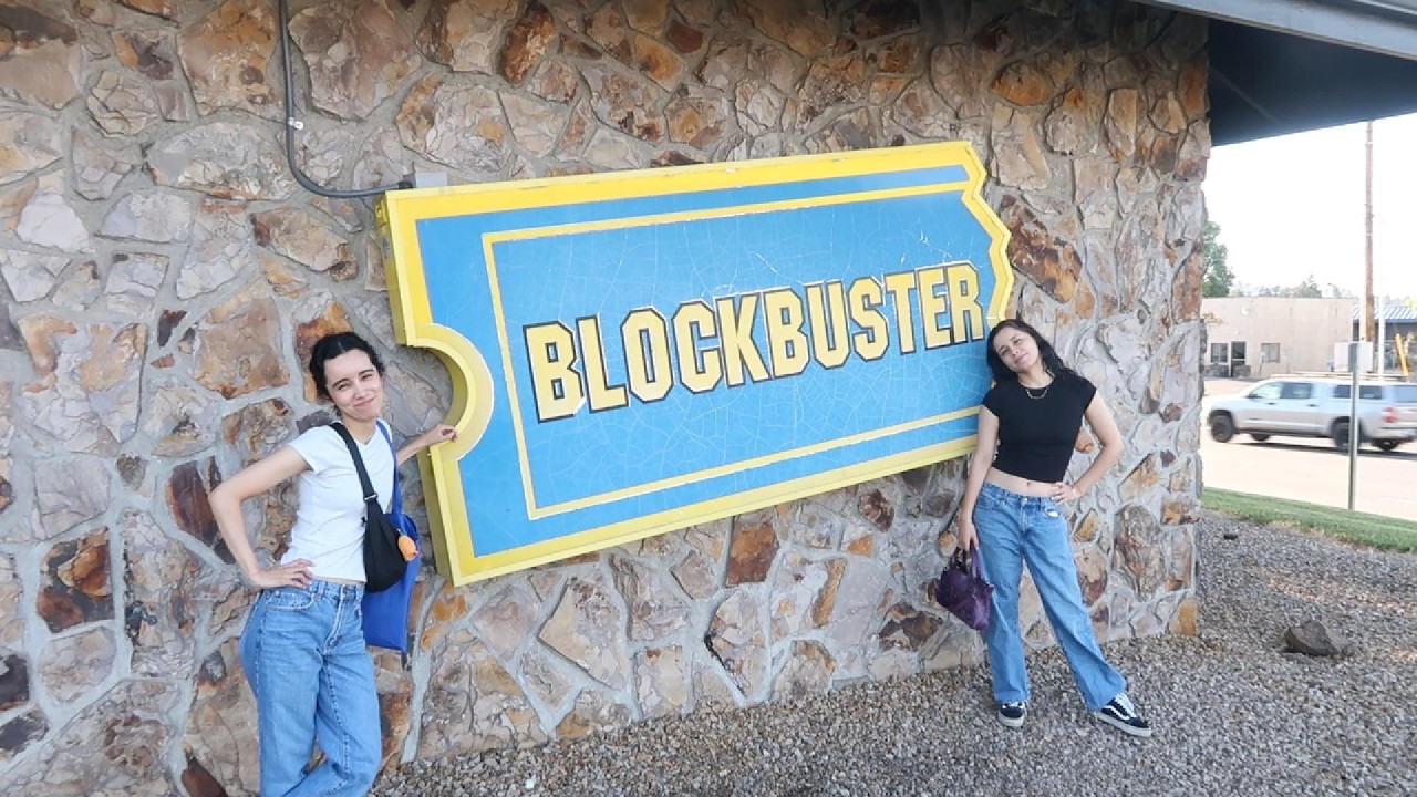Weekend Vlog: Blockbuster, beach days + side quests