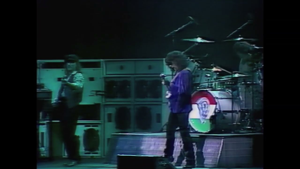 Deep Purple featuring Ritchie Blackmore performing LAZY in 1991.