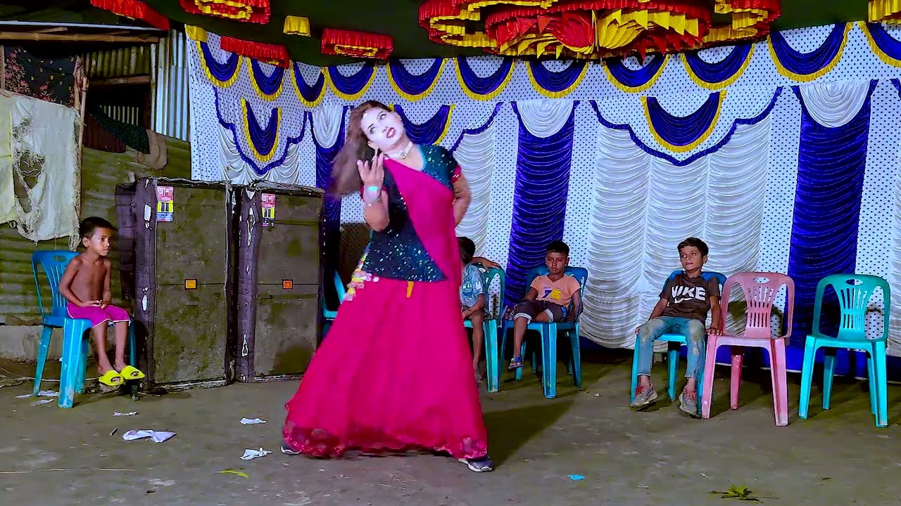 গ্রামের মেয়ের অস্থির নাচ ,মনটা নরম | Amar Thot Norom Dance | Bangla Wedding Dance Performance Megla