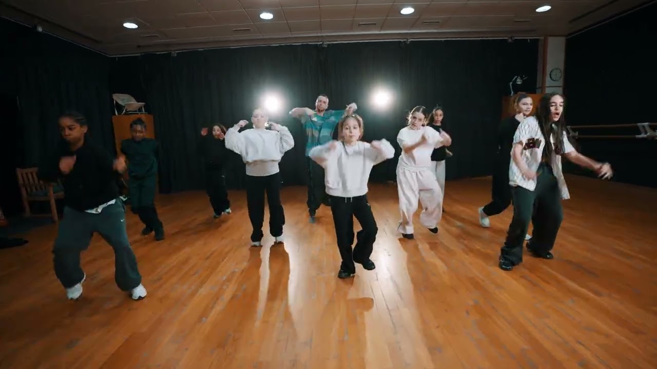Hip-hop KANTYN Mini crew NDC