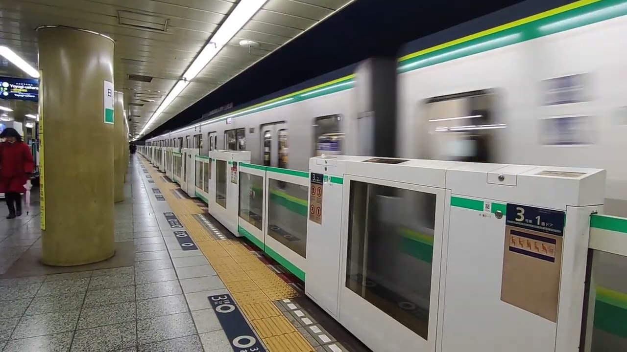 【東京メトロ千代田線】16000系＠日比谷駅