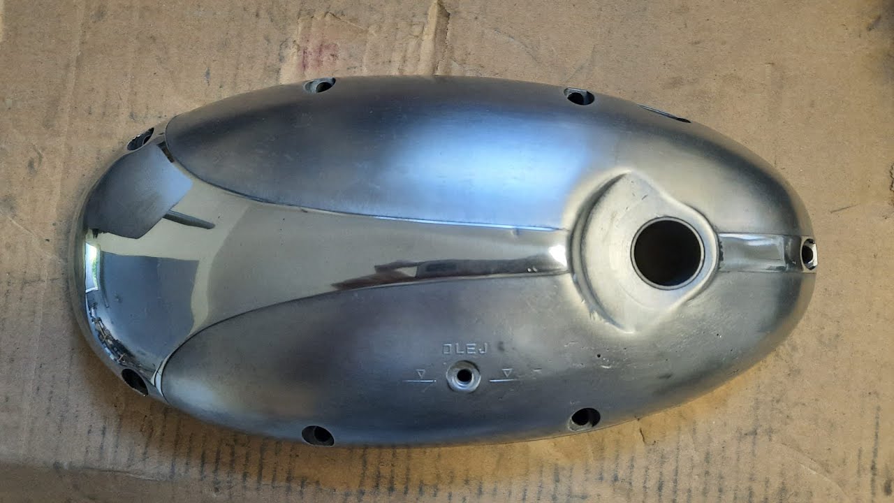 Jawa - broušení/leštění krytu motoru