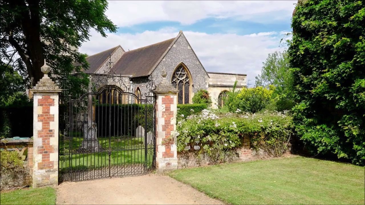 Hatfield House: Old Palace Hatfield #historicpalace #gardenscapes #history