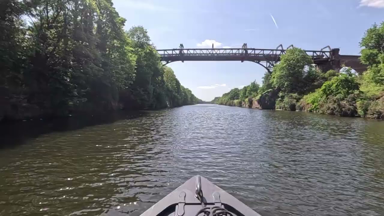 E36.7 || Realtime Narrowboat Journey Manchester Ship Canal Latchford Viaduct to Moore Lane Bridge