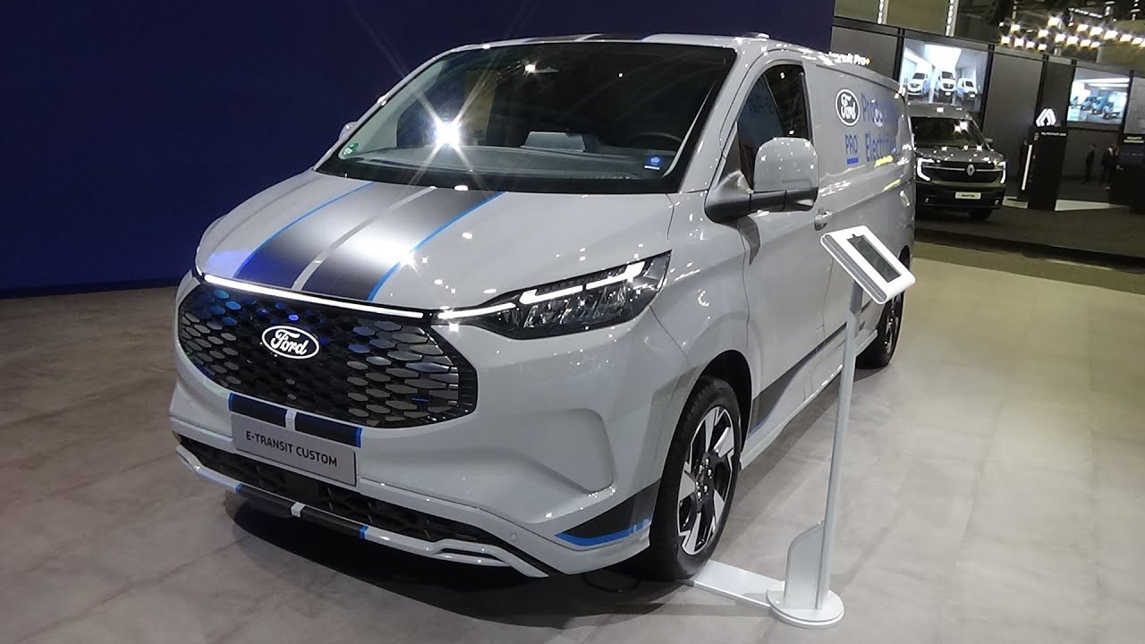 2025 Ford E-Transit Custom Van Sport 320 L2 - Exterior and Interior - IAA Transportation 2024