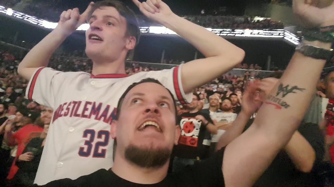 Johnny Gargano vs Adam Cole CROWD REACTION at NXT TakeOver: New York 2019