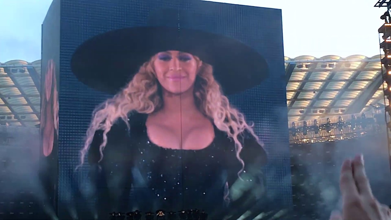 Beyoncé - INTRO (The Formation World Tour)