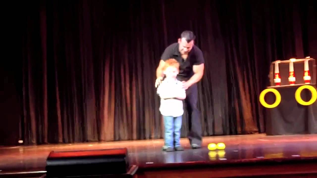 Funniest Juggling Routine EVER by: Ivan Pecel