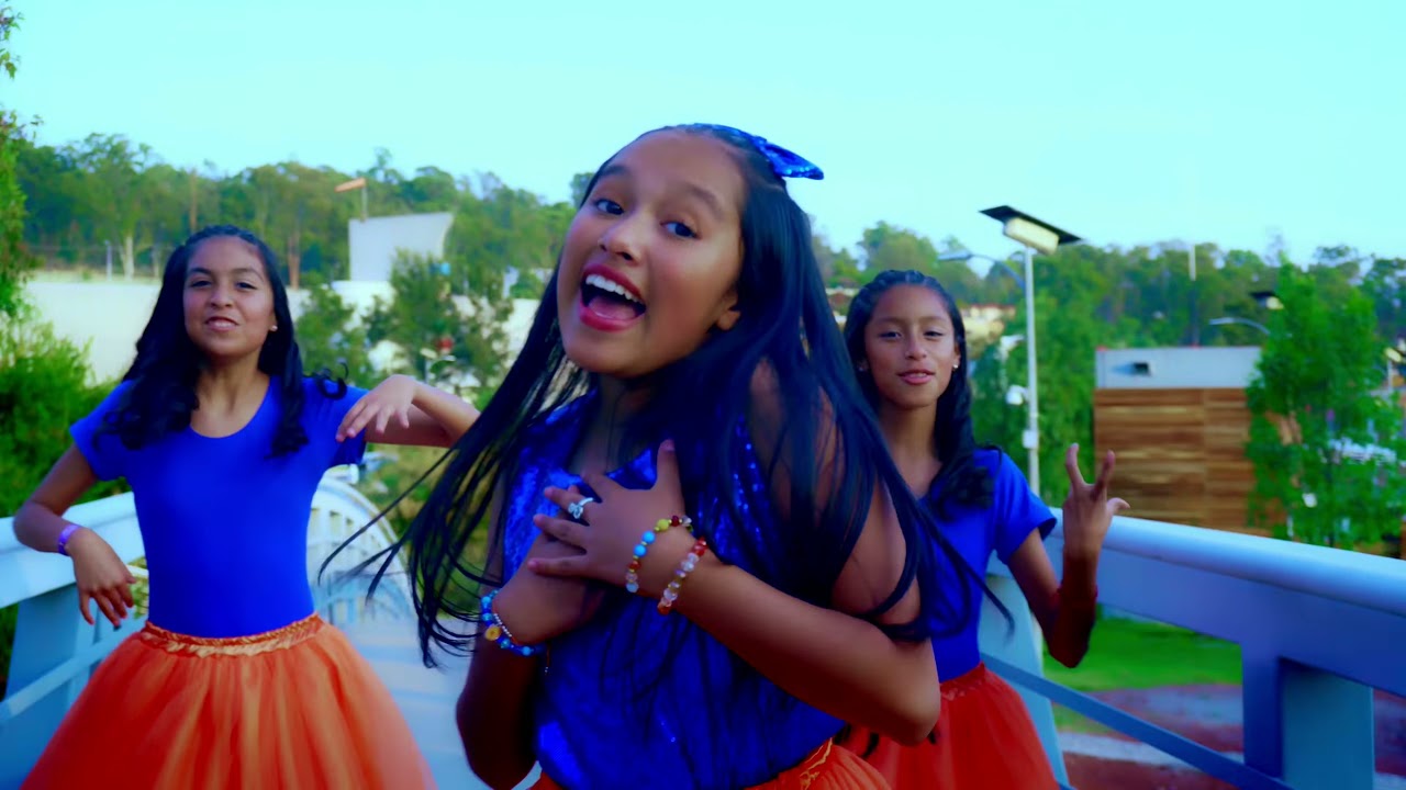 Baila La Cumbia x Los Papis RA7 | Video Oficial