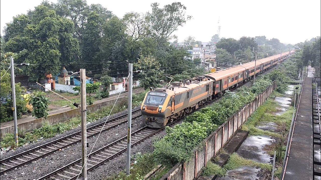 New Patna-Mumbai ltt Amrit bharat special train arrival on itarsi junction #enjoytravelfun #railfan 