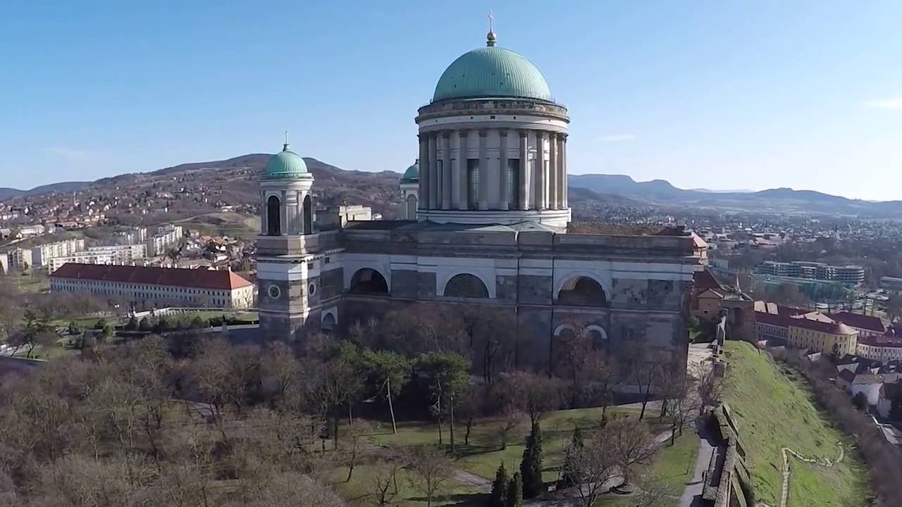 &Scaron;t&uacute;rovo - P&aacute;rk&aacute;ny Montage