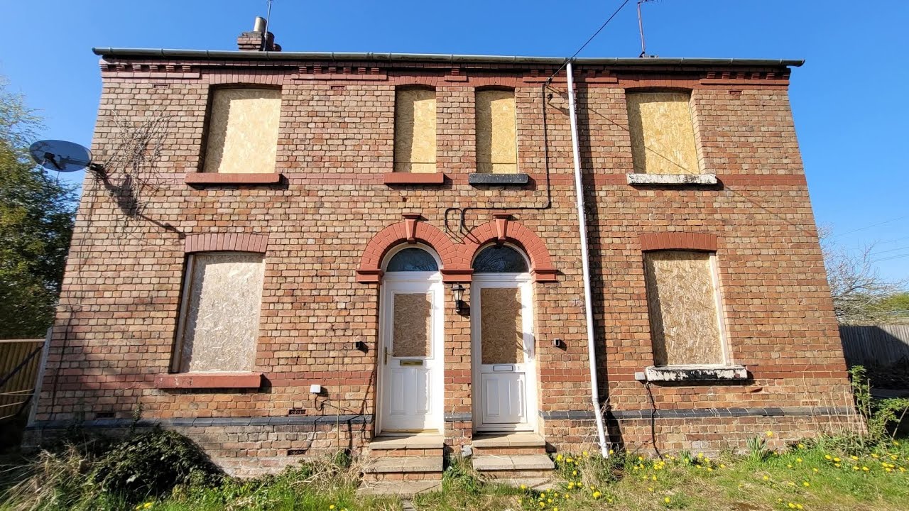 Two Abandoned houses in Northamptonshire left to waste