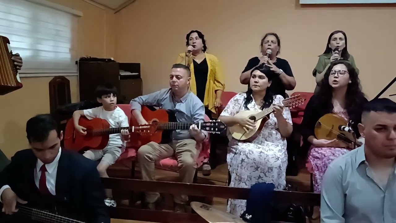 En un monte lejano... Coro 5 de abril Chillán IPN Nazareth séptima zona. 