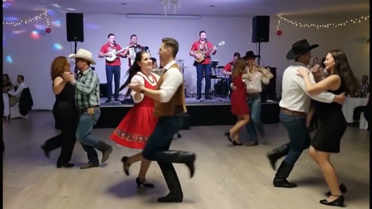 Ta melodia brzmi jak dawniej – a refren niesie się po całej sali