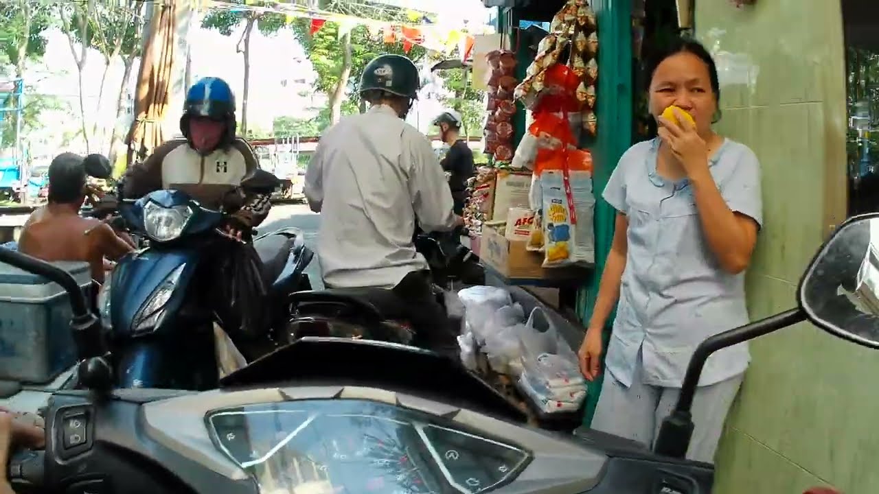 Sài Gòn 13/3/2026 : hẻm 88 nguyễn khoái buổi sáng 