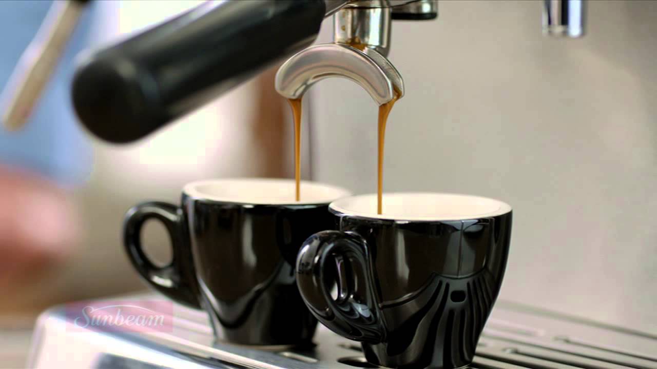 The Perfect Pour with Cafe Series&reg; Coffee Espresso Machine EM7000