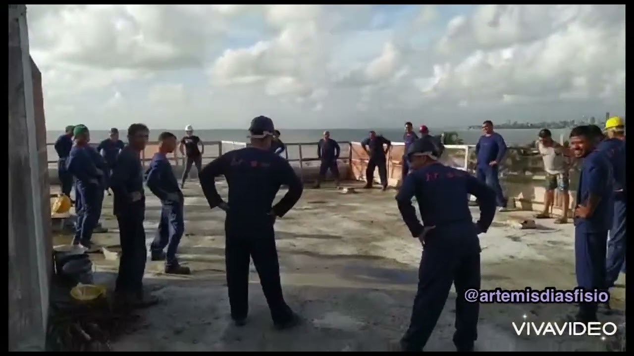 Ginástica laboral na construção civil.