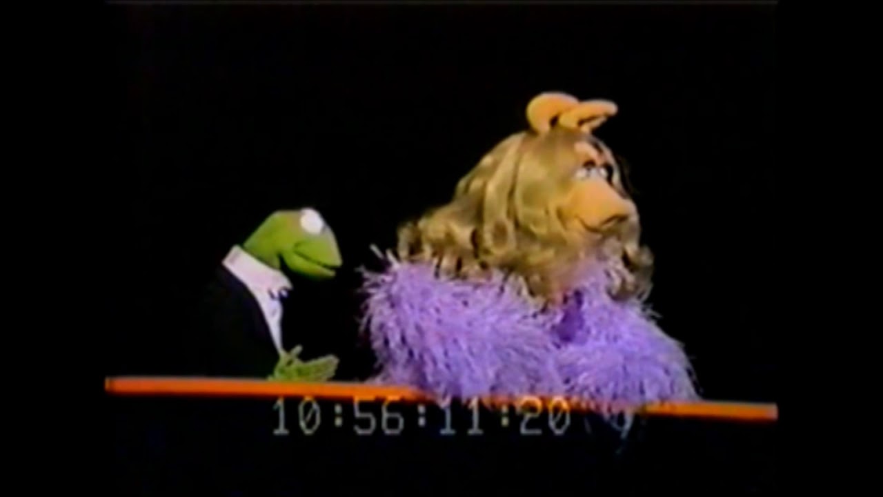 Kermit and Miss Piggy Sing a Medley (1980 World Puppetry Festival)