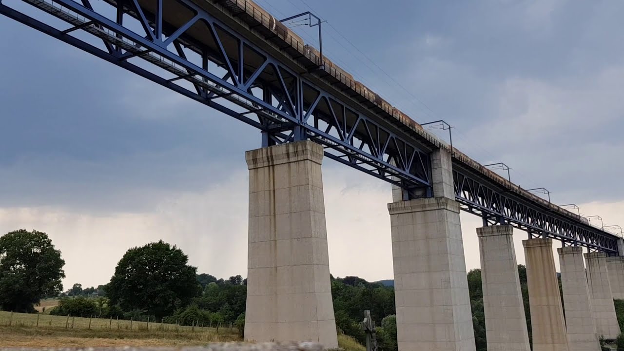 Onder het viaduct van Moresnet