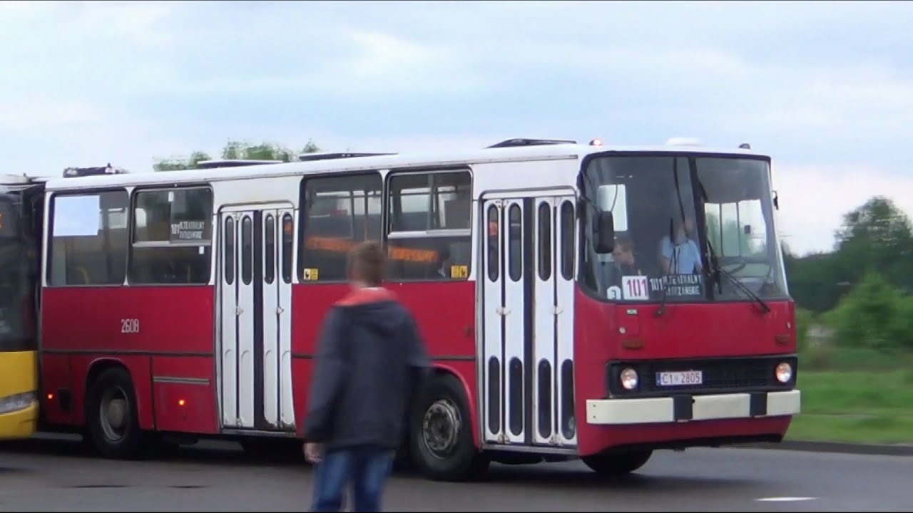 Czerwony Ikarus na ulicach Bydgoszczy