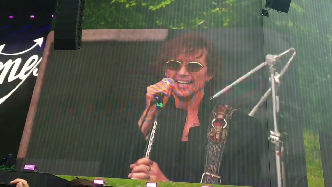 the darkness, growing on me. hyde park London. June 30th 2023