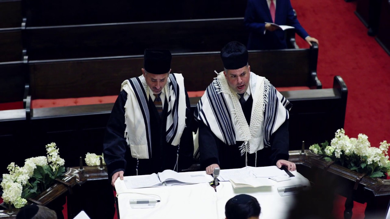 Mochel Avonot Amo - מרום - by Cantor Gideon Zellermyer with guest Cantor Michael Moshkovitz
