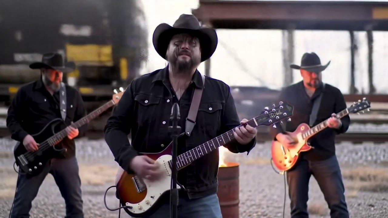 Country Rock Ride – Whiskey Dust & Wild Highways Inspired by Blackberry Smoke