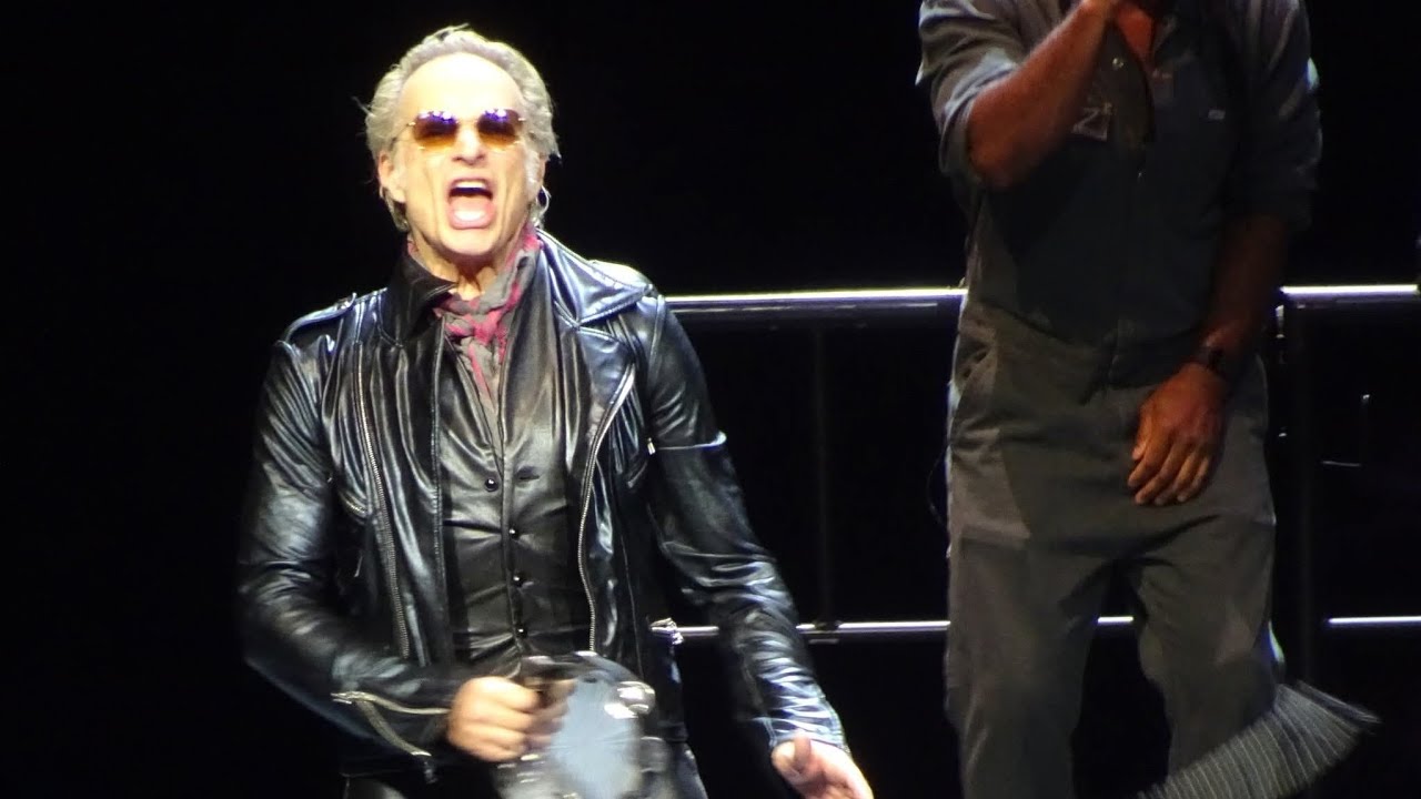Is He Really That Bad?? A Very Honest Review of David Lee Roth Live in Concert Las Vegas 9/06/25