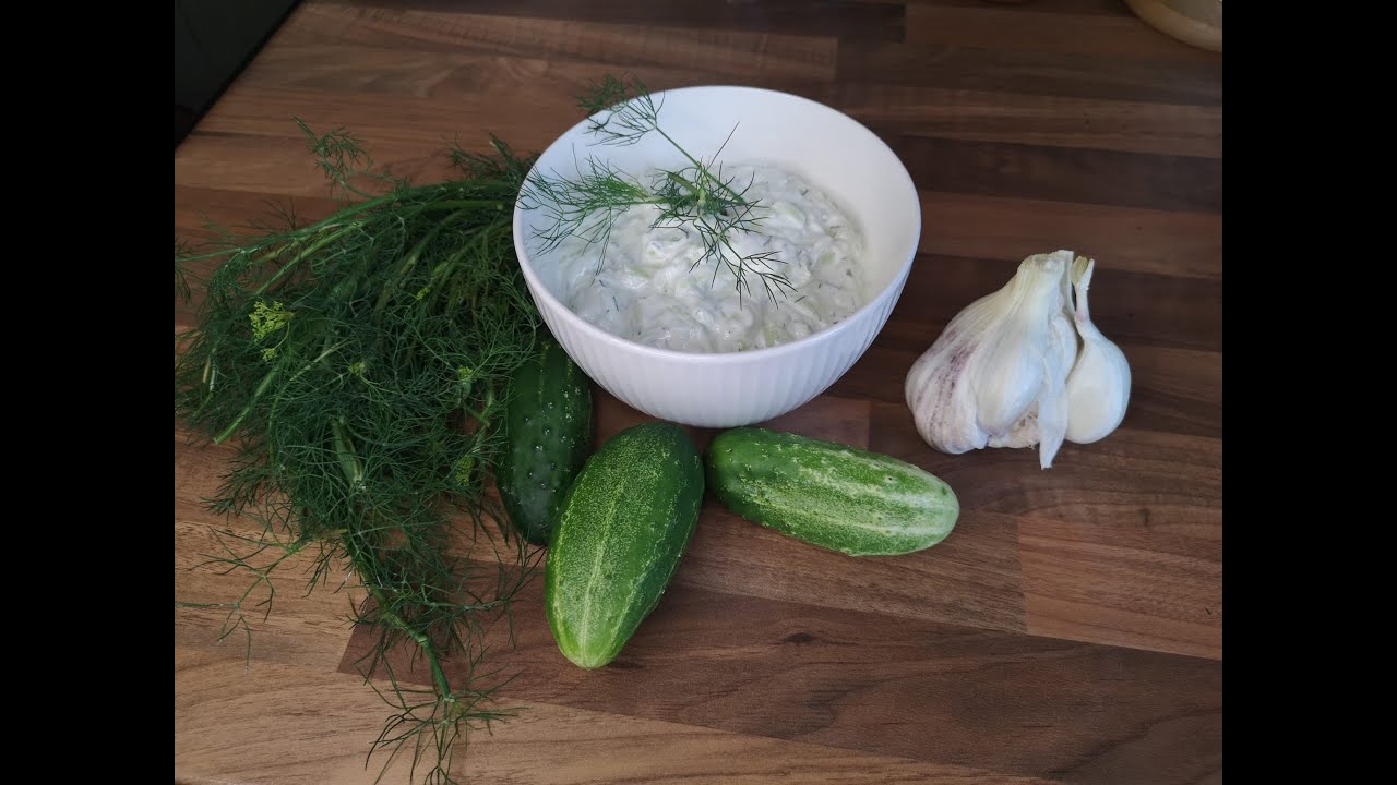 Tzatziki - idealny dodatek do dań mięsnych i plack&oacute;w&nbsp;z&nbsp;cukinii