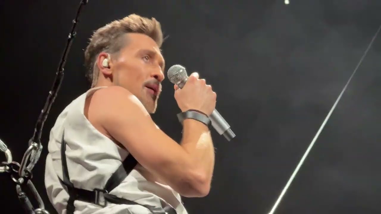 Дима Билан - Я просто люблю тебя, Live arena 14.02.2026 #димабилан #билан #dimabilan #bilan