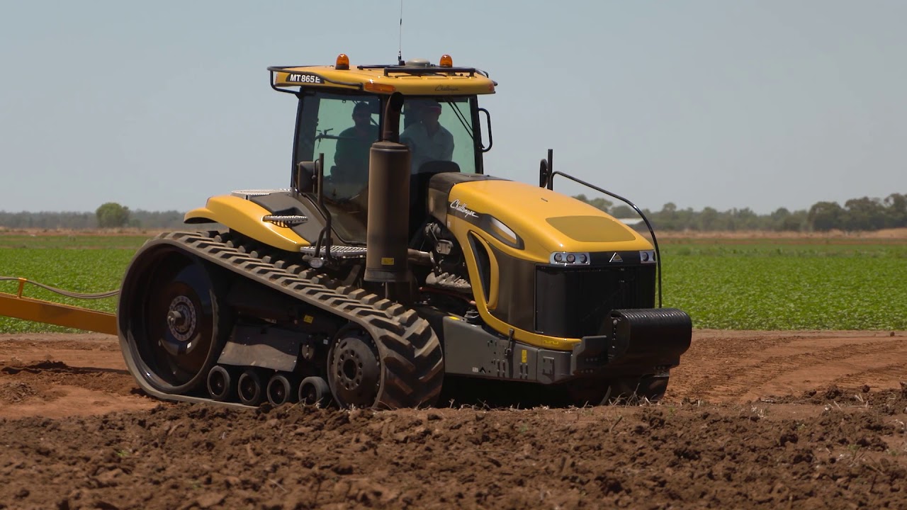 Challenger MT800E Walkaround