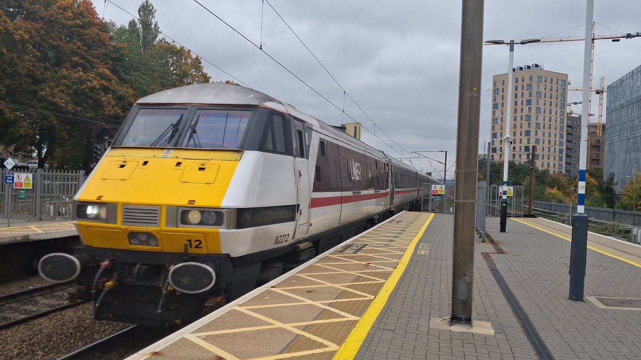 LNER Intercity 225 approaching Stevenage | 10/10/2025