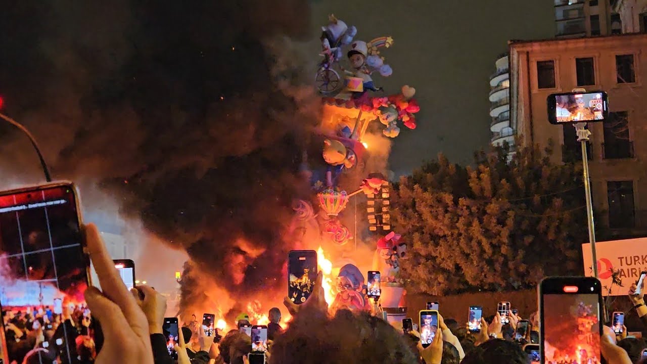 Crema Fallas 2025  Falla Carrer de Xativa/Av.del Marques de Sotelo