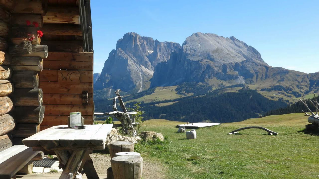 Wandern Südtirol: auf der Seiseralm zur Edelweißhütte