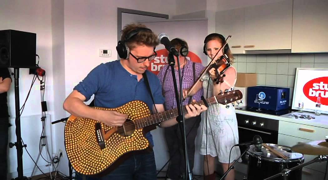 Studio Brussel: School Is Cool - The World Is Gonna End Tonight