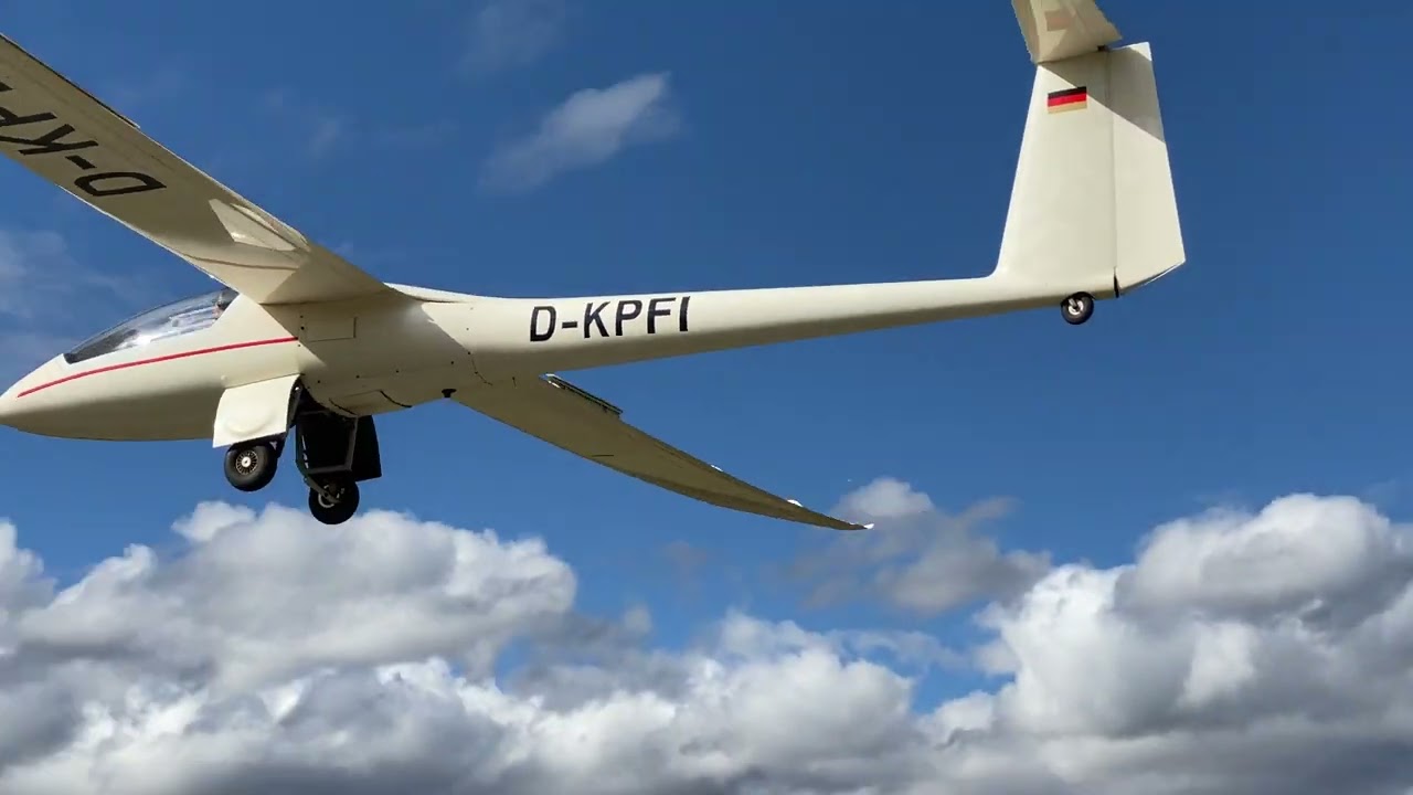 Not easy to land with Stemme S10-VT Motor Glider  at strong wind