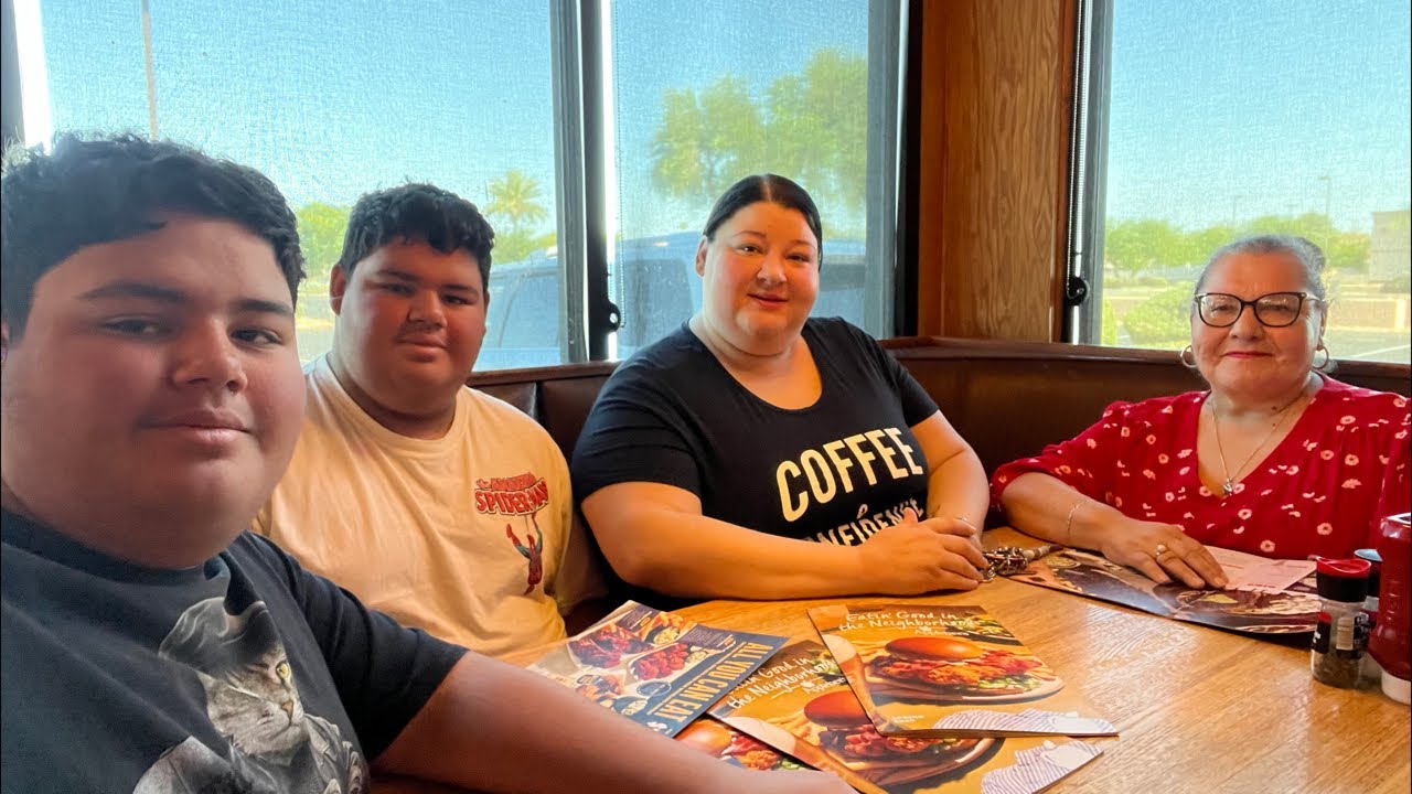 Applebees AYCE Wingz With My Family 💕