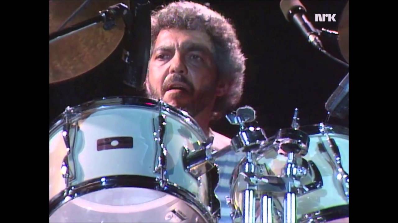 Steve Gadd and The Gadd Gang   beautiful drum solo 