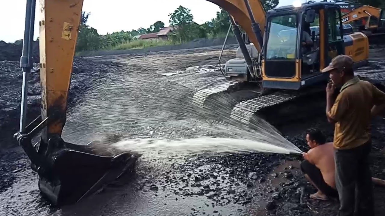 CUCI BATUBARA MANUAL MENGGUNAKAN EXCAVATOR