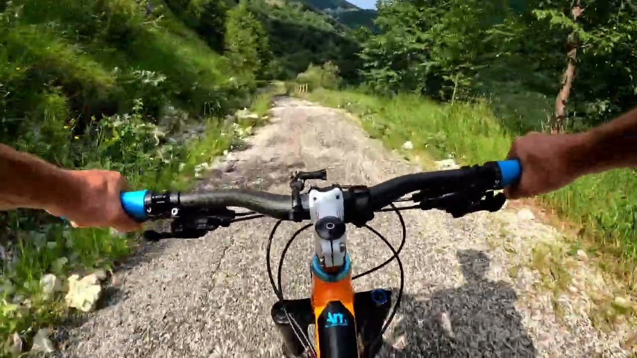 La piscina della Genzianella, Le E-Bike in affitto, la Venezia delle nevi e il crocifisso di Marco