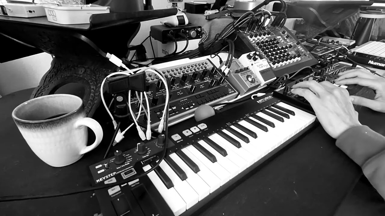 Thursday morning jam... #livemusicmachines 