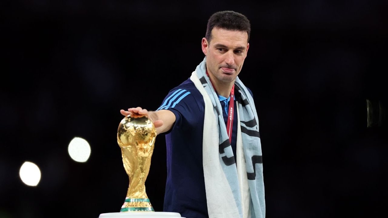 EMOTIVO SCALONI Y LA SELECCION ARGENTINA -LOS HUAYRA: YO VENGO A OFRECER EL CORAZON