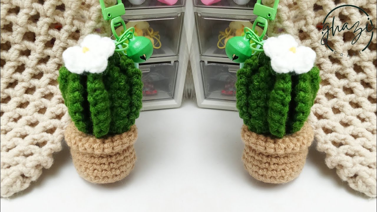 Crochet Cactus Keychain / Mini Cactus Amigurumi