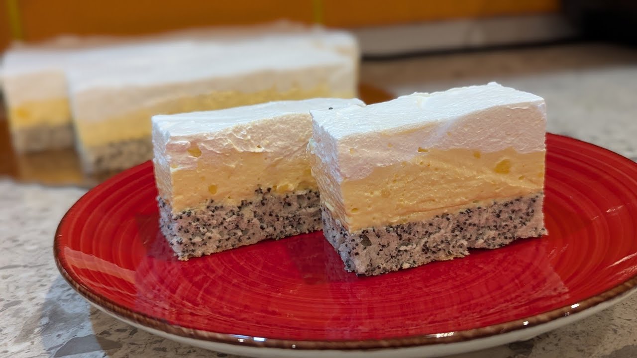 Un deliciu..... Prăjitură cu mac și cremă de vanilie.