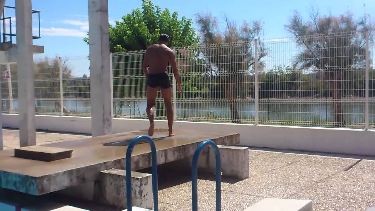 Plongeons piscine ( soleil vrillé, pied de lune..)