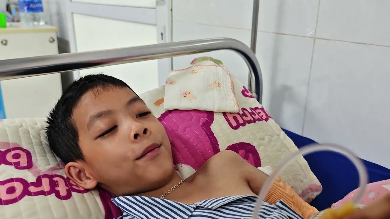 Nhập viện gãy tay 10/2025