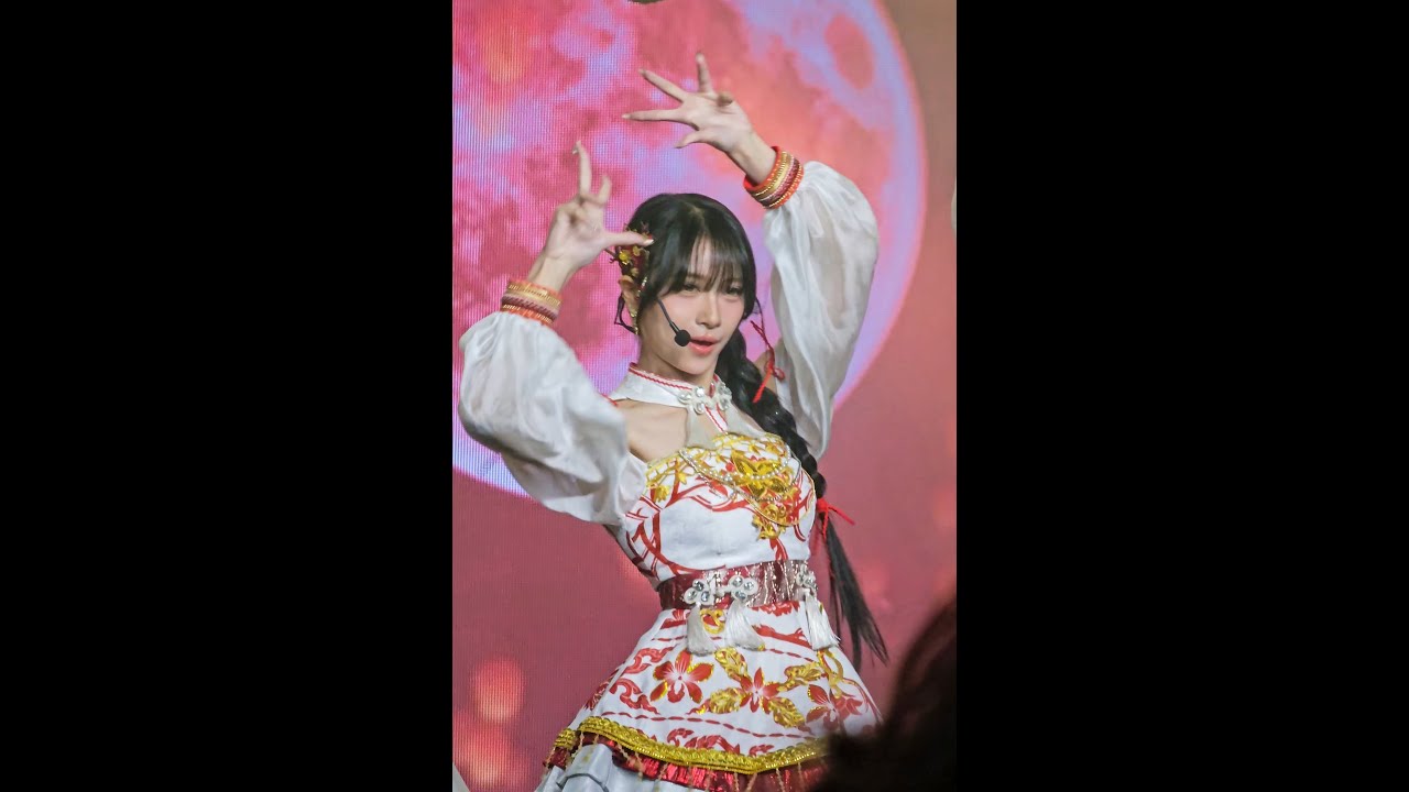 Sky Lantern Wish (天灯愿) - Hoop BNK48  [ Fancam ] @ Sky Lantern Wish First Performance, MBK center