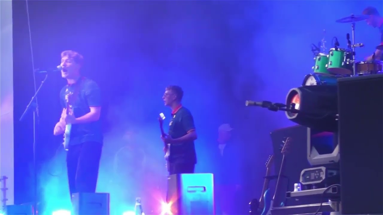 Danser Med Piger:  Lad Mig V&aelig;re - Tivoli Friheden 2024
