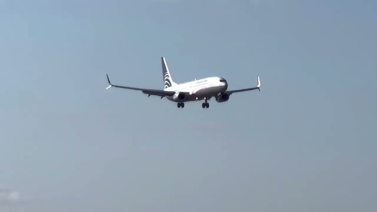 Boeing 737 From Panama City Panama Lands In Miami